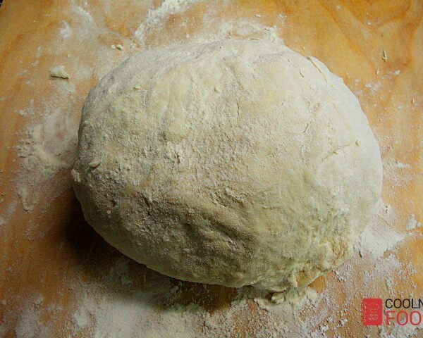 готовое тесто для хачапури накрываем пленкой