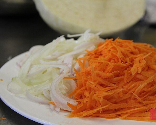 лук и морковь
