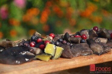 Добавим лесные ягоды: клюква, брусника и можжевеловая ягода